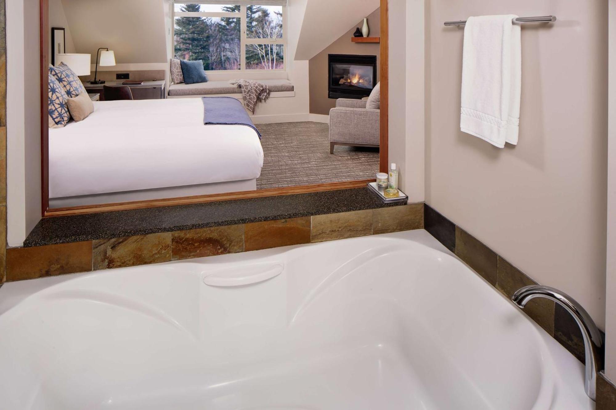 Chrysalis Inn & Spa Bellingham, Curio Collection By Hilton Exterior photo